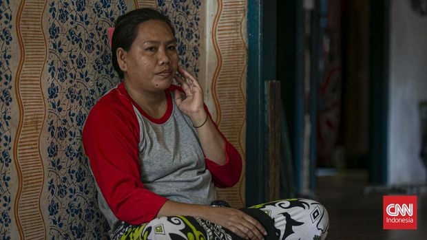 Lipsus Ibu Kota Negara Nusantara, Lipsus IKN Nusantara Dawiyah, ibu rumah tangga, warga suku balik di Kelurahan Pemaluan, Kecamatan Sepaku, Kalimantan Timur. Minggu, 13 Februari 2022.