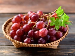 Unik! Makan 12 Butir Anggur Jadi Tradisi Tahun Baru di Spanyol