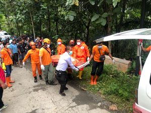Mayat Wanita Terikat Batu di Kulon Progo Belum Pasti Bunuh Diri Mayat Wanita Terikat Batu di Kulon Progo Belum Pasti Bunuh Diri