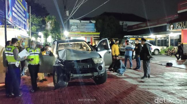 Mobil teroris yang ditangkap di sukoharjo