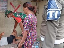 Tolak Digusur, PKL Asahan Tidur di Dalam Kios Saat Akan Dirobohkan