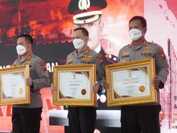 Polresta Sidoarjo Raih Penghargaan Pelayanan Prima dari Kementerian PANRB