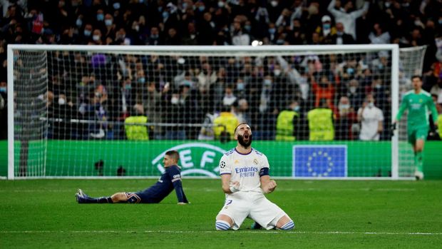 Soccer Football - Champions League - Round of 16 Second Leg - Real Madrid v Paris St Germain - Santiago Bernabeu, Madrid, Spain - March 9, 2022 Real Madrid's Karim Benzema celebrates after the match REUTERS/Susana Vera     TPX IMAGES OF THE DAY