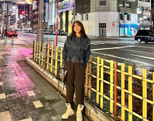 Tampil bergaya kasual/Foto: Instagram.com/baaaakuuuu model androgini asal jepang