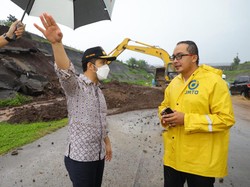 Tinjau Longsor di Tol Pandaan-Malang, Emil Minta Drainase Diperbaiki