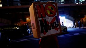 11 Tahun Tsunami Jepang, Aktivis Anti-nuklir Turun ke Jalan