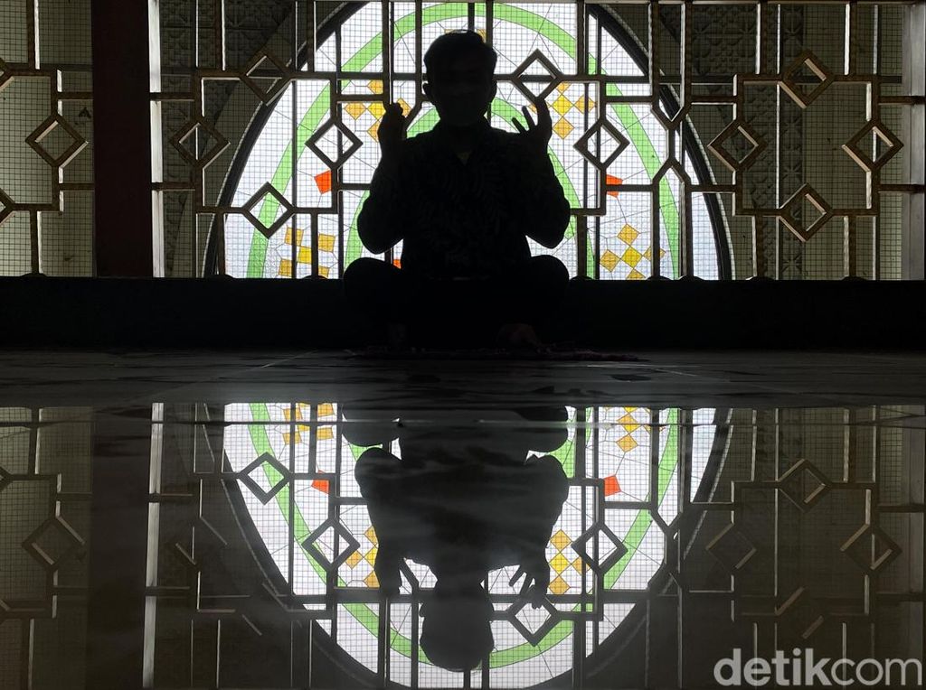 Sejarah Penamaan Hari Jumat dan Anjuran Salat bagi Laki-laki Muslim Sejarah Penamaan Hari Jumat dan Anjuran Salat bagi Laki-laki Muslim