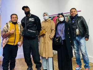 Brand Lokal Tanah Air Diapresiasi Warga Paris di Tengah Cibiran Netizen Brand Lokal Tanah Air Diapresiasi Warga Paris di Tengah Cibiran Netizen