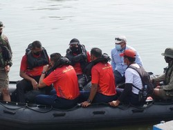 Bupati Mojokerto Mau Dongkrak Ekonomi Desa Kwatu dengan Perahu Dayung