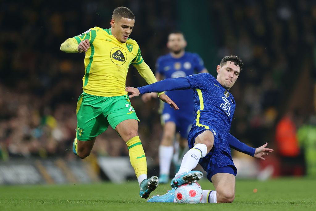 NORWICH, ENGLAND - MARCH 10: Andreas Christensen of Chelsea challenges Max Aarons of Norwich City during the Premier League match between Norwich City and Chelsea at Carrow Road on March 10, 2022 in Norwich, England. (Photo by Julian Finney/Getty Images)