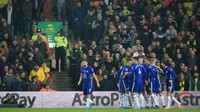 Hal tersebut mengingat pemilik klub Roman Abramovich dekat dengan Presiden Rusia Vladimir Putin, maka Chelsea kena batunya. Tapi para pemain The Blues harus fokus raih kemenangan dan bukan urusan di luar lapangan. Getty Images/Stephen Pond