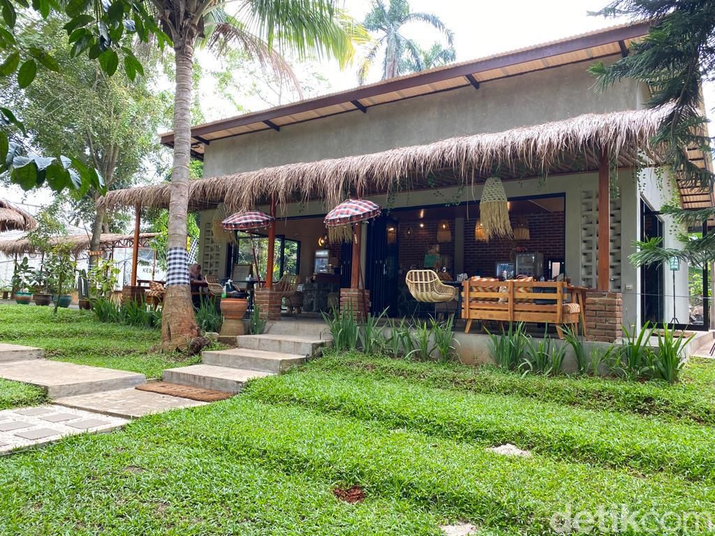 Unik! Kafe Rasa Bali di Bintaro Ini Sajikan Kopi Buah Pala