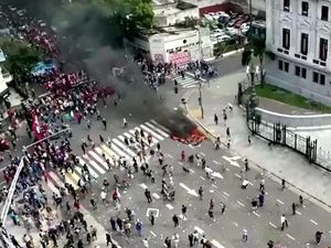 Argentina Membara! Demo Warga Menolak IMF Berlangsung Ricuh