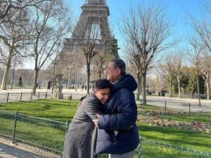 10 Momen Kocak Fadil Jaidi Bareng Pak Muh Nonton Fashion Show di Paris 10 Momen Kocak Fadil Jaidi Bareng Pak Muh Nonton Fashion Show di Paris