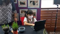 Gemasnya Gempi Bikin Eksperimen Sains Grass Head