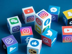 Bijak Bermedia Sosial untuk Kesehatan Mental yang Lebih Baik Bijak Bermedia Sosial untuk Kesehatan Mental yang Lebih Baik