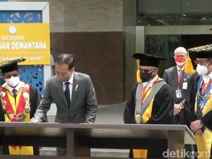Presiden Jokowi Resmikan Tower Ki Hadjar Dewantara di Kampus UNS