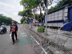 Antisipasi Demo Tolak Odol, Kawat Berduri Terpasang di Kantor Dishub Jatim