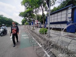 Antisipasi Demo Tolak Odol, Kawat Berduri Terpasang di Kantor Dishub Jatim