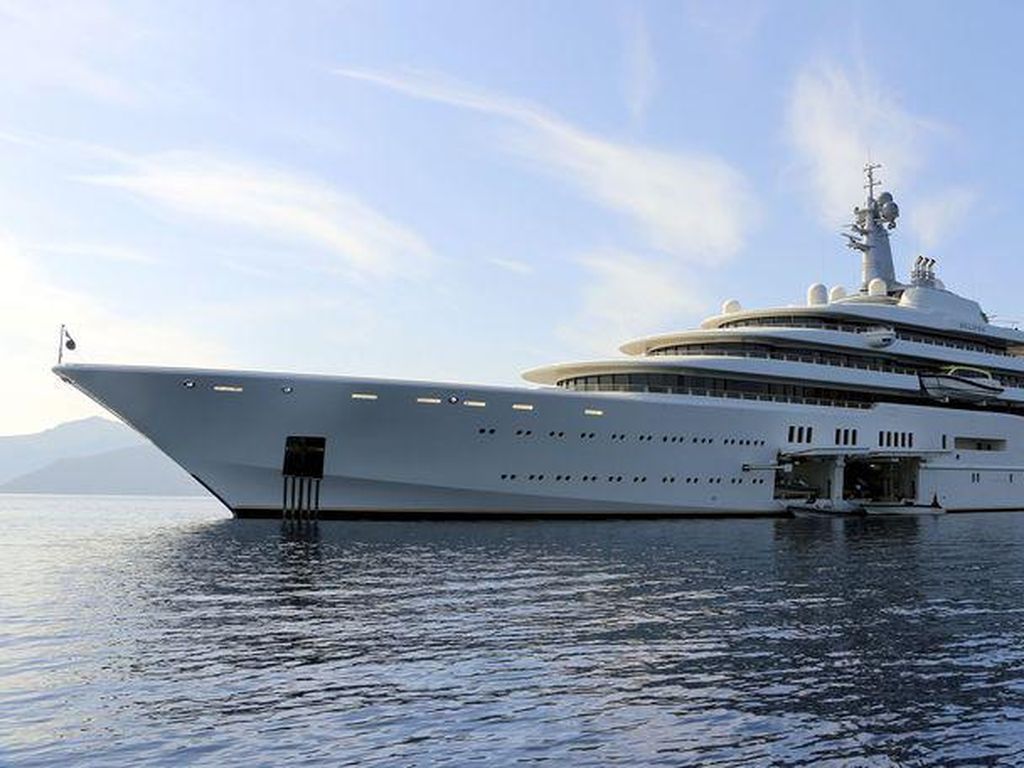 Roman Abramovich Disanksi Inggris, Bagaimana Nasib Superyacht-nya?