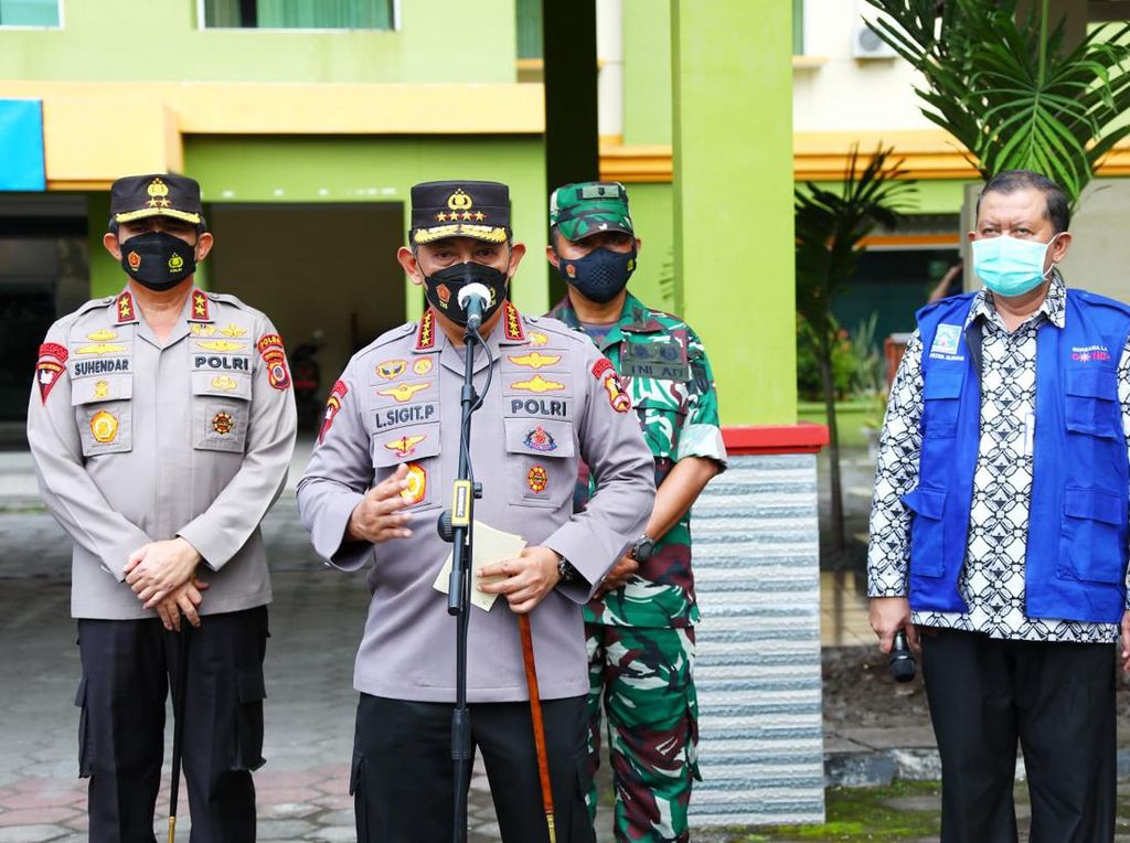Kapolri Apresiasi Warga Pilih Dirawat di Isoter karena Ikut Tekan Laju COVID Kapolri Apresiasi Warga Pilih Dirawat di Isoter karena Ikut Tekan Laju COVID