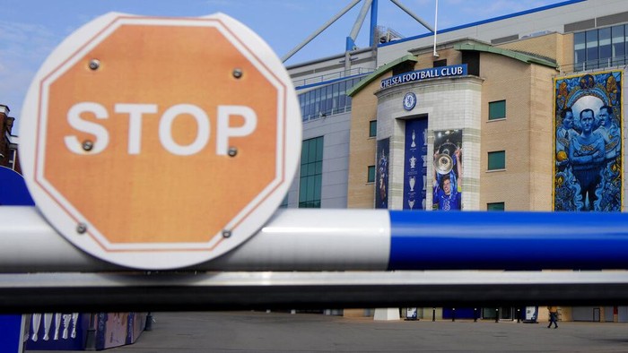 Kena Sanksi Gegara Abramovich, Begini Suasana di Stadion Chelsea Klub kepunyaan Abramovich, Chelsea, ikut kena sanksi buntut invasi Rusia ke Ukraina. Pasalnya miliarder Rusia itu jadi target hukuman karena dekat dengan Putin.