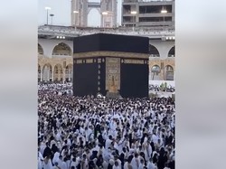 Pemandangan Mengharukan Kabah yang Kembali Dipenuhi Jemaah