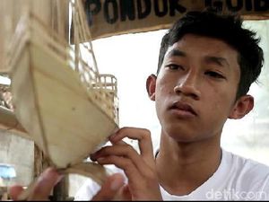 Gokil! Miniatur Kapal Pinisi Bikinan Pelajar di Probolinggo Diborong Wagub Jatim Gokil! Miniatur Kapal Pinisi Bikinan Pelajar di Probolinggo Diborong Wagub Jatim