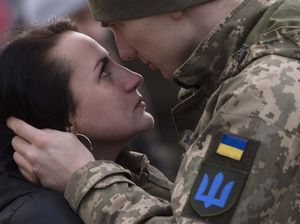 Momen Haru Perpisahan Prajurit Ukraina dan Kekasihnya