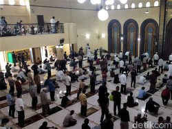 MUI: Rapatkan Shaf, Ini Sederet Fatwanya Usai Tren Covid Turun