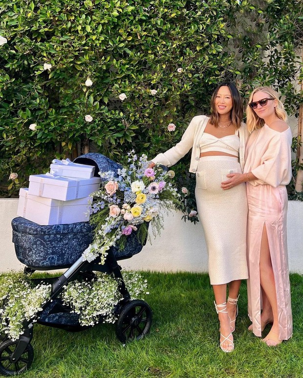 Maternity Looks yang Super Stylish ala Aimee Song