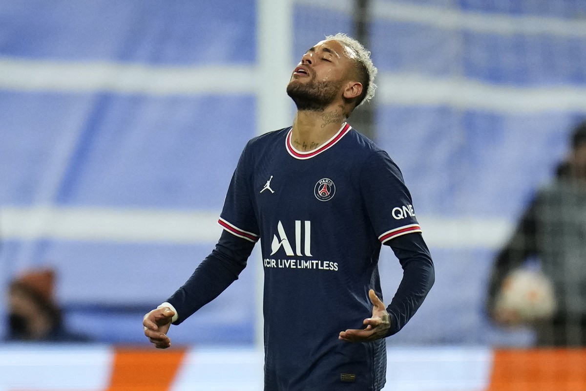 PSG dikabarkan sudah muak dengan Neymar, akan melego si pemain di musim panas. (Foto: AP/Manu Fernandez)