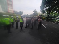 Siap-siap Lumpuh, 3.000 Sopir Truk Jatim Demo di Surabaya