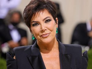 Tajir Abis! Kris Jenner Lupa Punya Rumah Mewah di Beverly Hills Tajir Abis! Kris Jenner Lupa Punya Rumah Mewah di Beverly Hills