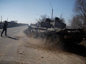 Rusia Hancurkan Truk Militer Pengangkut Persenjataan Ukraina Rusia Hancurkan Truk Militer Pengangkut Persenjataan Ukraina