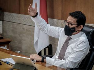 Eksklusif! Sandiaga Bicara soal Polemik Paris Fashion Week Eksklusif! Sandiaga Bicara soal Polemik Paris Fashion Week