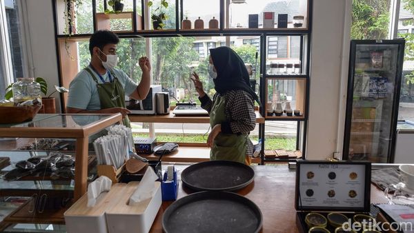 Coffe Shop di Bintaro Ini Sediakan Layanan Tuna Rungu