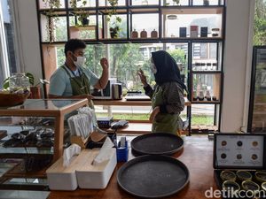 Coffe Shop di Bintaro Ini Sediakan Layanan Tuna Rungu