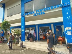 Syarat Negatif Corona Dihapus, Pelabuhan Jepara Dipadati Wisatawan