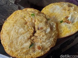 Hangat dan Empuknya Surabi Ibu Anah, Jajanan Enak dari Majalaya