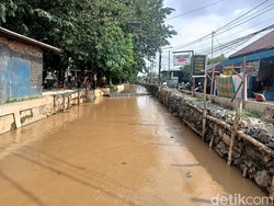 SDA Pastikan Tak Bongkar Kios-kios untuk Bangun Tanggul Hek Kramat Jati