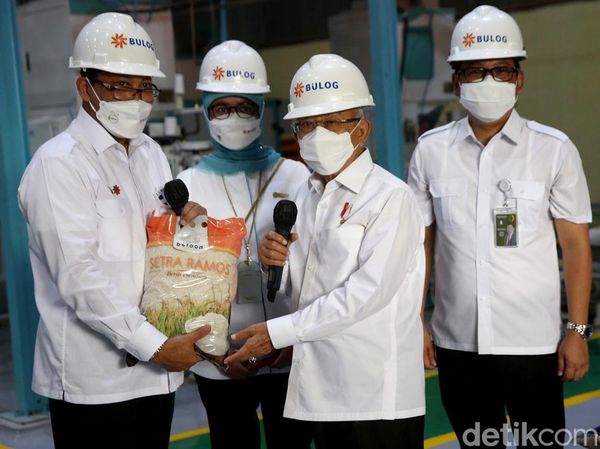 Tinjau Gudang Bulog, Wapres Pastikan Stok Beras Aman Jelang Ramadan