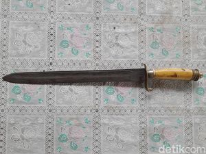 Menelisik Sejarah dari Desa Cikeruh Penghasil Golok Terbaik