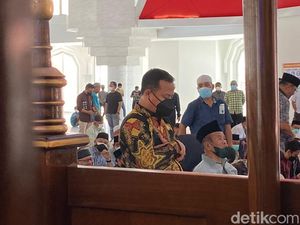 Masjid 99 Kubah Resmi Difungsikan, Andi Sudirman Salat Zuhur Perdana