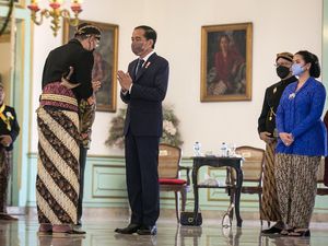 Momen Jokowi Hadiri Jumenengan Mangkunegoro X Momen Jokowi Hadiri Jumenengan Mangkunegoro X