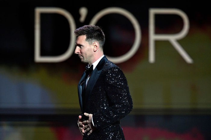 PARIS, FRANCE - NOVEMBER 29: Lionel Messi (ARG / PSG) is awarded with his seventh Ballon DOr award attends the Ballon DOr ceremony at Theatre du Chatelet on November 29, 2021 in Paris, France. (Photo by Aurelien Meunier/Getty Images)