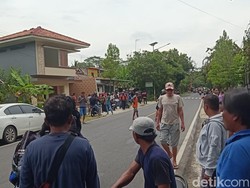 Bocah Kembar Gandengan Tangan-Terpental 10 Meter Ditabrak Moge