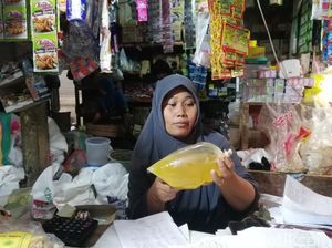 Cerita Pedagang Minyak Goreng Pasuruan Kulakan Online Agar Tetap Bisa Jualan Cerita Pedagang Minyak Goreng Pasuruan Kulakan Online Agar Tetap Bisa Jualan