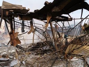 Zelensky Kutuk Serangan Rusia ke Pangkalan Militer Ukraina Dekat Polandia Zelensky Kutuk Serangan Rusia ke Pangkalan Militer Ukraina Dekat Polandia