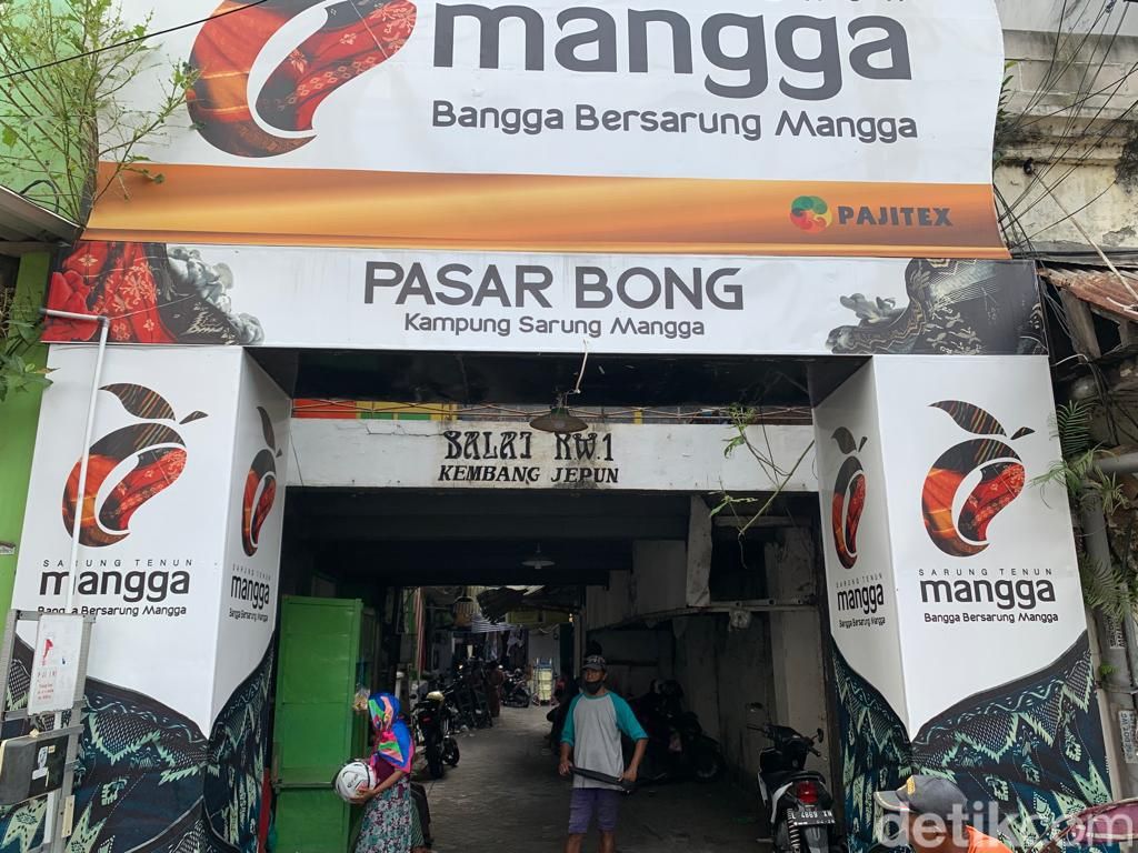 Pasar Bong, Surganya Oleh-oleh Haji Umroh di Kota Surabaya